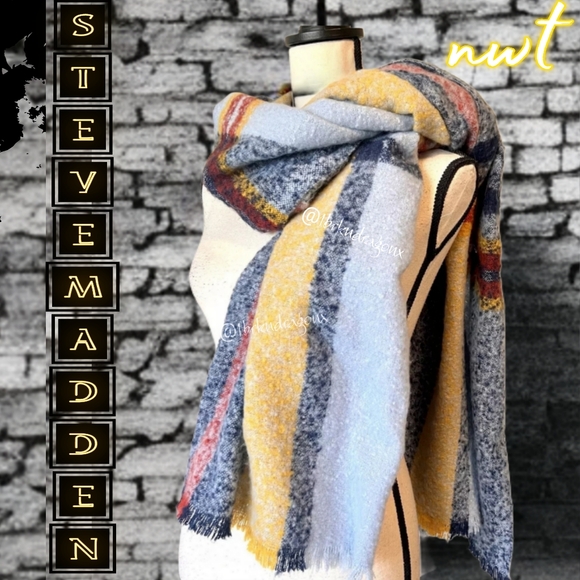 NWT Steve Madden Plaid Blanket Scarf Blue Grey White Yellow Holiday Scarf - Picture 8 of 16
